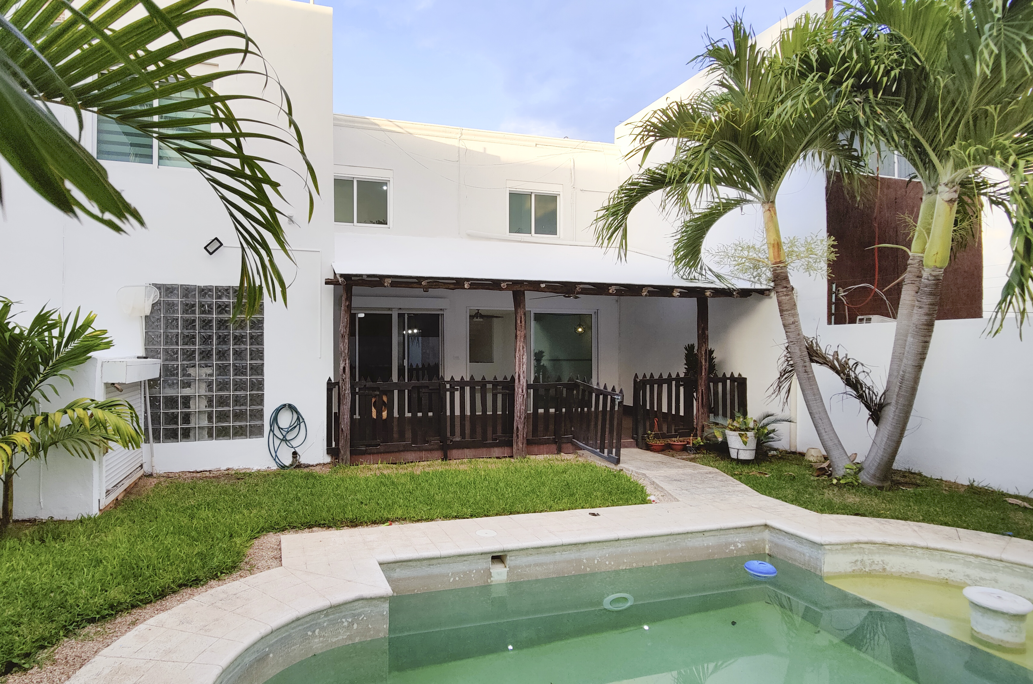 1242-Casa-en-renta-en-Montecristo-Mérida-con-cuatro-habitaciones-alberca-y-paneles (61).jpg
